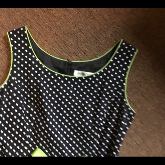 By far the prettiest dress I’ve ever owned ex cond - Picture 2 of 3